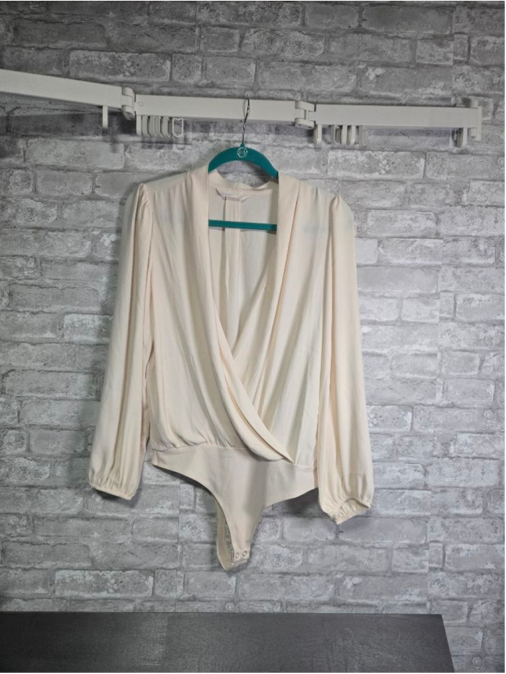 Women's LC Lauren Conrad Bodysuit M Beige Long Sleeve